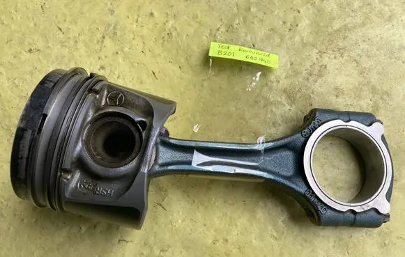Mercedes-Benz B W245 Piston with connecting rod A6400300320 A6400300417 640940