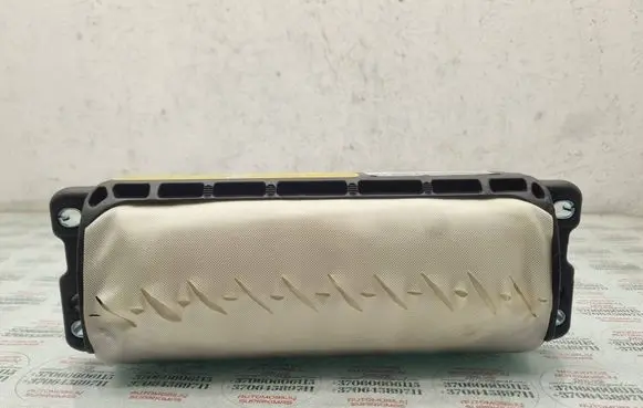 Volkswagen PASSAT B7 Passenger airbag 3AA880204