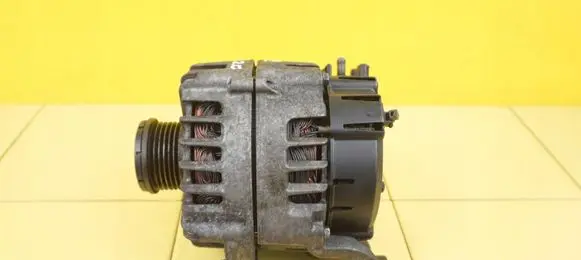 BMW 3 E90 E91 Generator/alternator FG18D057 N47D20C