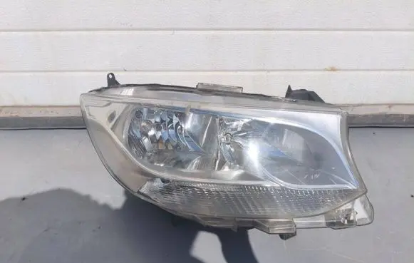 Mercedes-Benz Sprinter W907 W910 Headlight/headlamp mounting bracket A9109060300