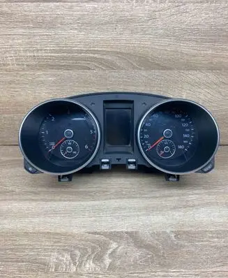 Volkswagen Golf VI Speedometer (instrument cluster) 5K0920970E