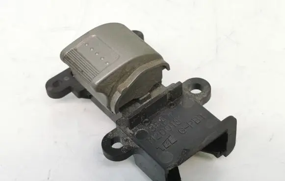 Honda CR-V Electric window control switch M20013 S5A7