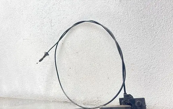 Opel Astra J Engine bonnet (hood) release handle 13312789