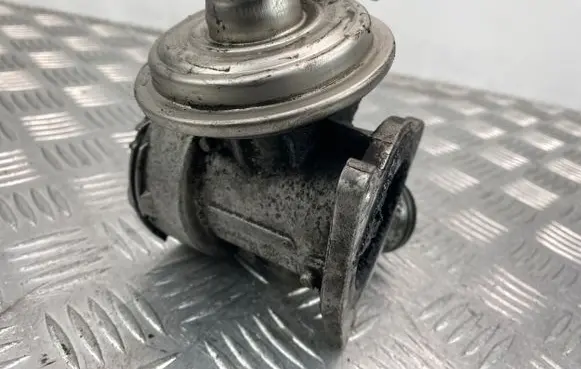 Mercedes-Benz C W203 EGR valve A6110900754