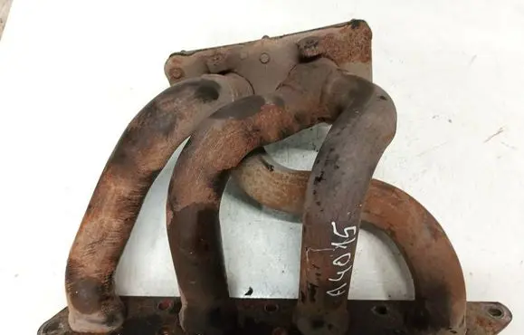 Volvo S40, V40 Exhaust manifold