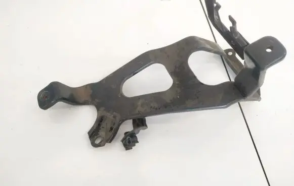 Honda CR-V Engine mounting bracket