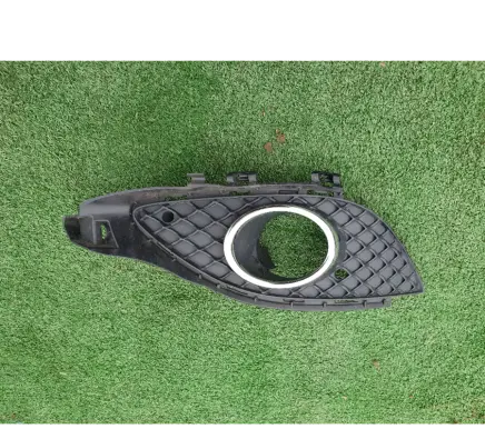 Mercedes-Benz A W176 Front fog light trim/grill A1768850522 280070027