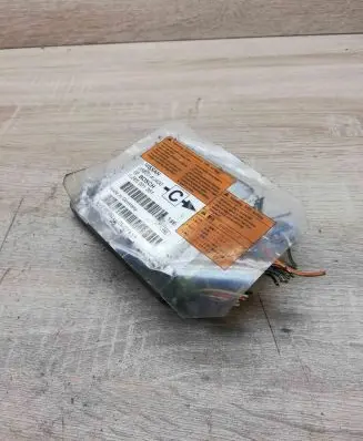 Nissan Almera Tino Airbag control unit/module 988204u400 0285001361