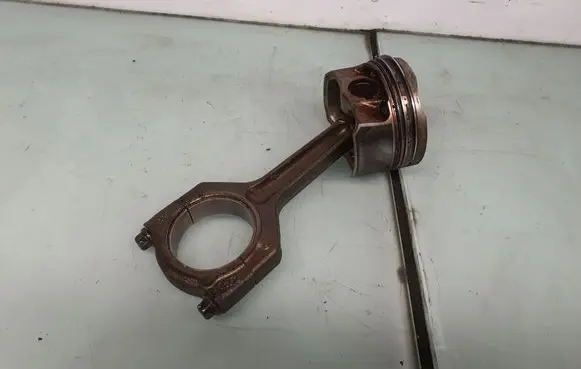 BMW X5 E70 Piston with connecting rod 8619196 11258619196 7624615