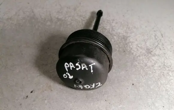 Volkswagen PASSAT B5 Oil filter cover 038115433