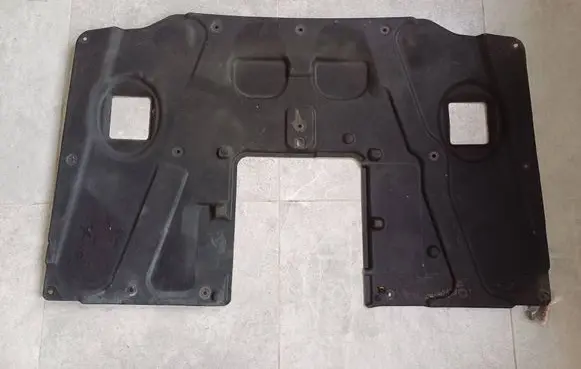 Engine bonnet/hood sound/heat insulation