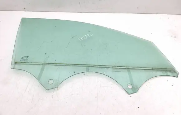 Peugeot 3008 III Front door window glass four-door