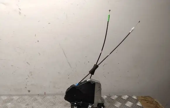 Toyota RAV 4 (XA50) Front door lock 
