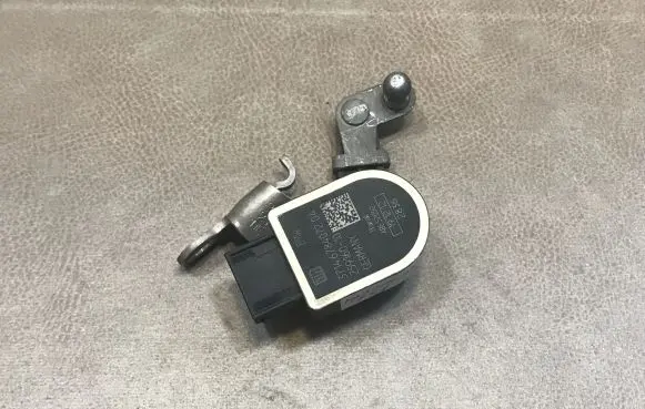 BMW 7 F01 F02 F03 F04 Air suspension front height level sensor 6784072