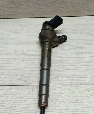 Volkswagen Golf VII Fuel injector 0445110475