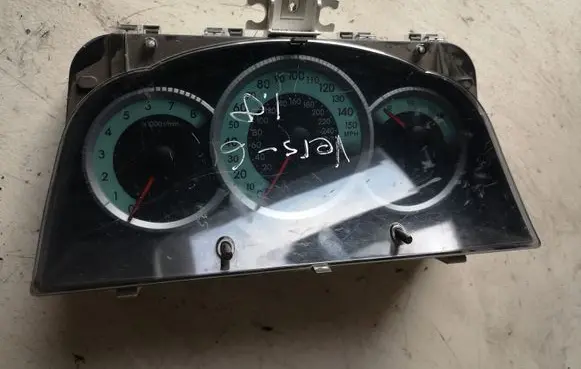 Toyota Corolla Verso AR10 Speedometer (instrument cluster) 838000F010L