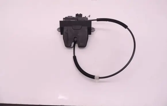 Volvo S60 Tailgate/trunk/boot lock/catch/latch 31335051 D240