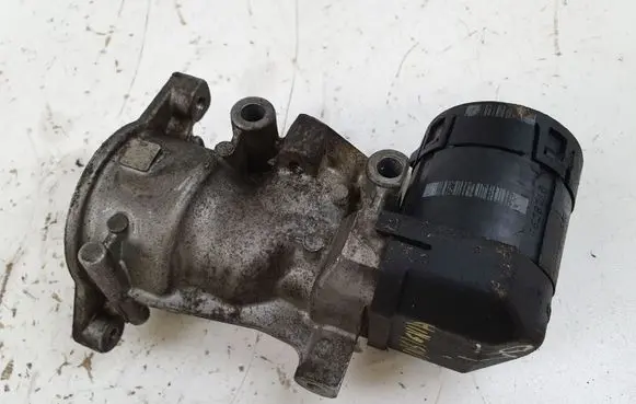 Opel Insignia A EGR valve 9681825200
