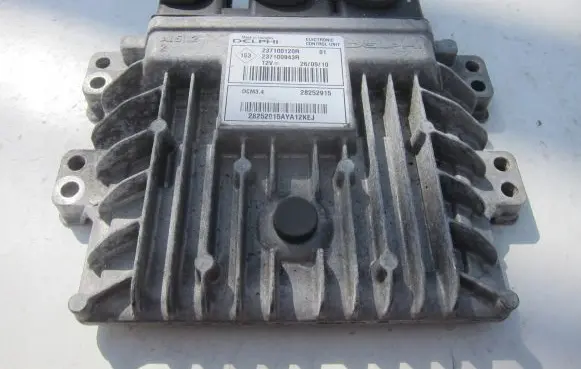 Renault Megane II Engine control unit/module 237100120R 237100943R