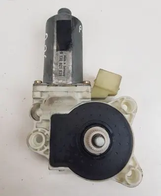 Mercedes-Benz E W211 Front door window regulator motor A2118202942