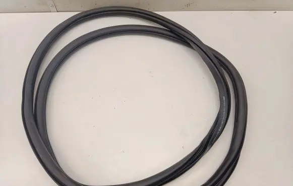 Front door rubber seal