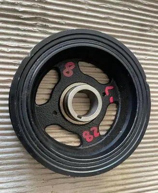 Toyota RAV 4 (XA40) Crankshaft pulley