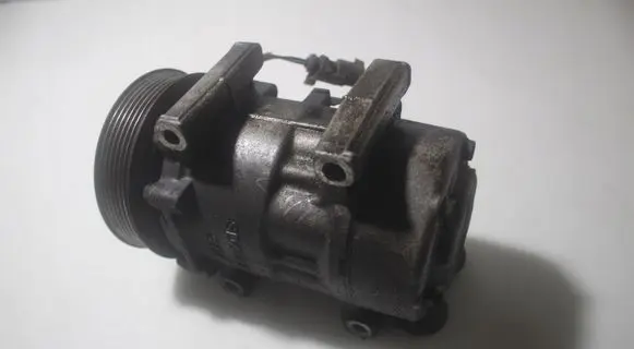 Ford Fiesta Air conditioning (A/C) compressor (pump) D1599304260