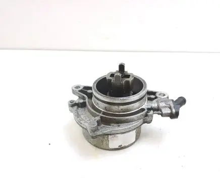 BMW 5 E60 E61 Vacuum pump