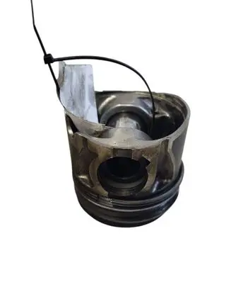 Opel Astra J Piston 1111