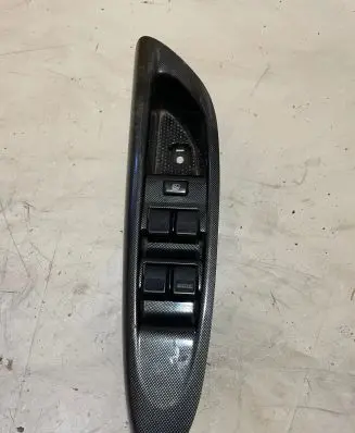 Mazda MPV Front door window switch trim LC85684L6