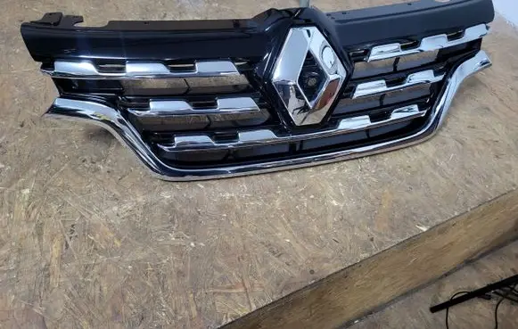 Renault Kadjar Front bumper upper radiator grill 8200476722