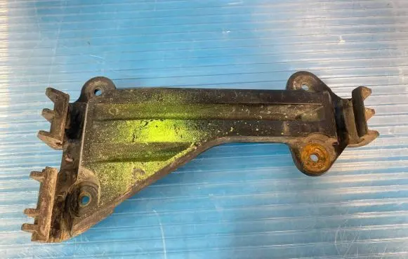 Audi A6 S6 C4 4A Front bumper mounting bracket 4A0807284A