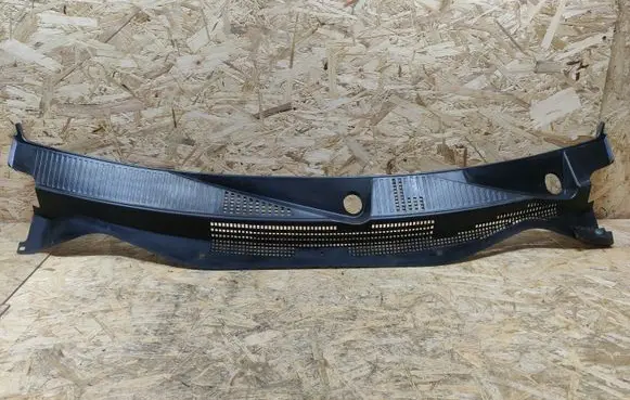 Dodge Caliber Wiper trim 05303815AF