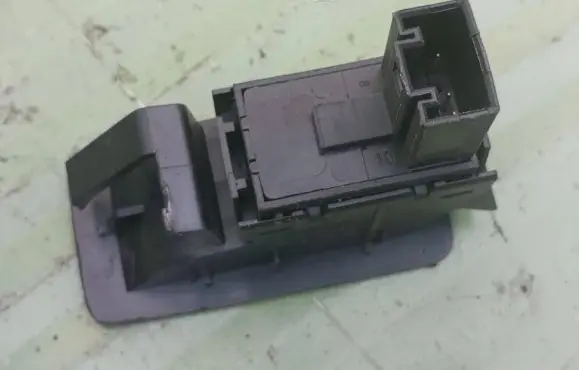 Volkswagen Touran I Electric window control switch 1F0959527