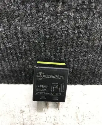 Mercedes-Benz Sprinter W906 Other relay 0035420219 113011A V23074A1301X33