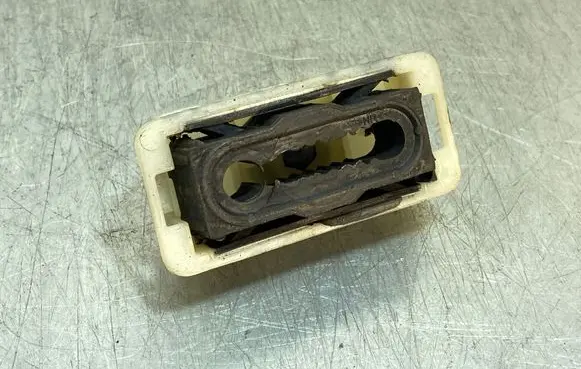 Opel Crossland X Radiator mount bracket