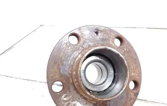 Audi A2 Front wheel hub