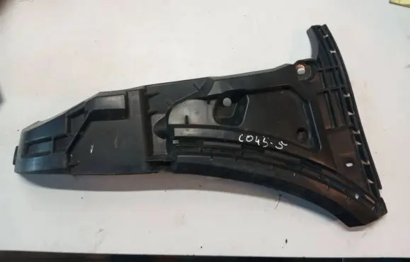 Volvo XC90 Front bumper mounting bracket 30698128