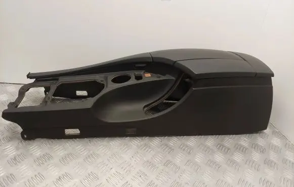 BMW 5 E60 E61 Armrest 7034086