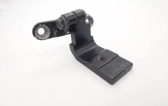 BMW 5 F10 F11 Rear door lower hinge 7185635
