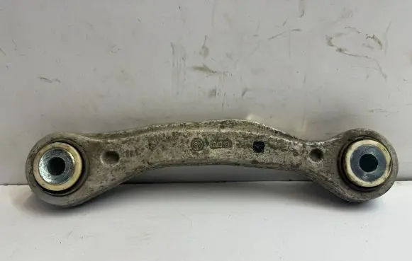 Maserati Levante Rear upper control arm/wishbone 06700372430