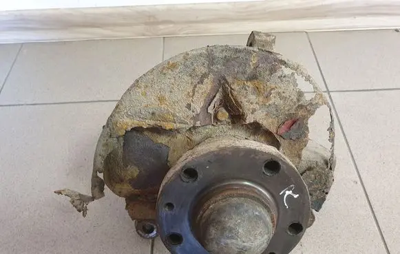 Iveco Daily 3rd gen Front wheel hub