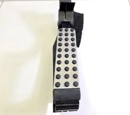 Mercedes-Benz E W211 Accelerator throttle pedal A1713000104