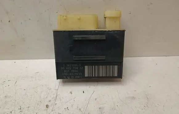 Citroen DS5 Coolant fan relay 9662570880 018010953