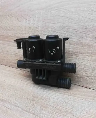 BMW 7 E65 E66 Coolant heater control valve 6927915 1147412176