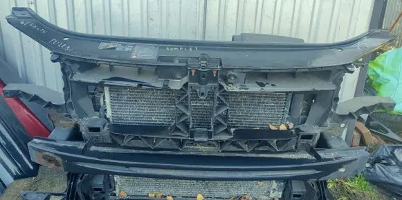 Volkswagen Touran I Front piece kit 