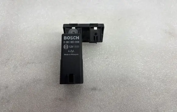 Glow plug pre-heat relay