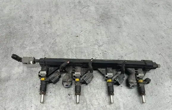 Citroen C4 II Fuel main line pipe