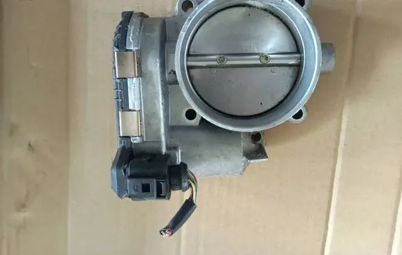 Audi A8 S8 D2 4D Throttle valve 077133062 0280750032