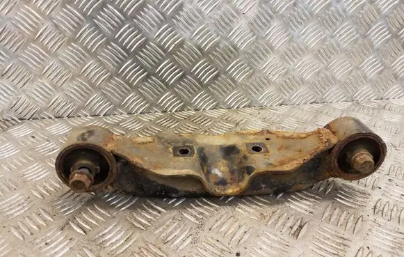 Subaru Outback (BS) Rear differential/diff mount bracket 